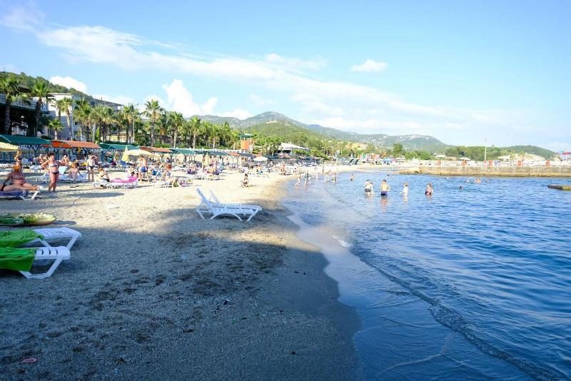 Larissa Hill Beach Hotel Конакли Екстер'єр фото