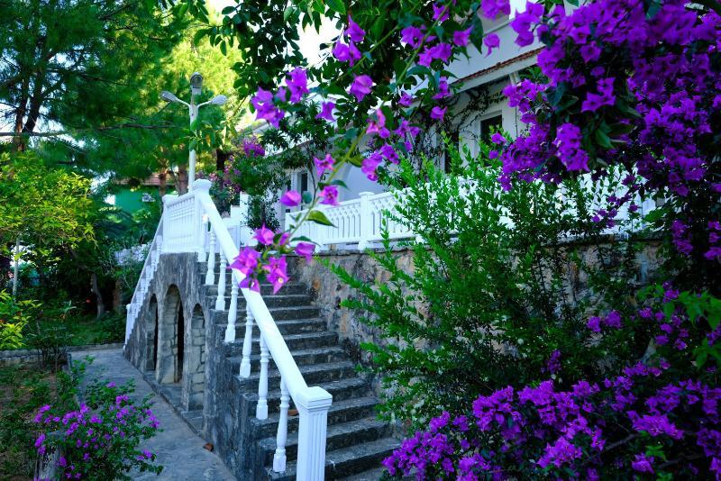 Larissa Hill Beach Hotel Конакли Екстер'єр фото